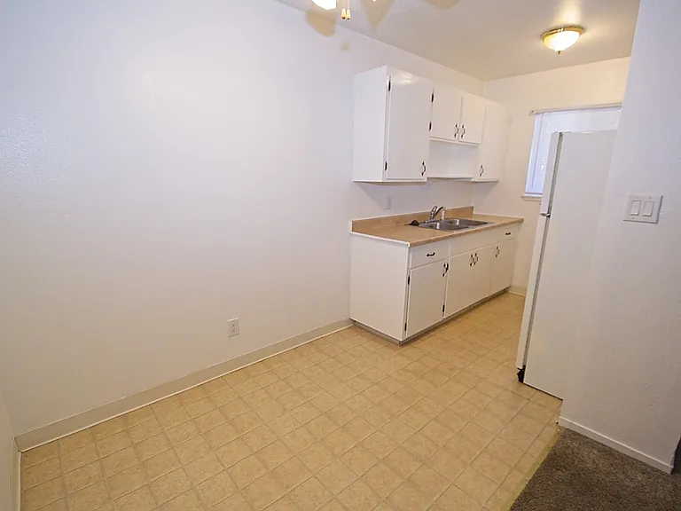 510 Country Village Dr — Photo 11
