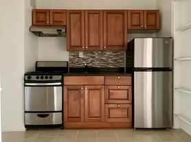 402 Ocean Pkwy, Brooklyn, NY