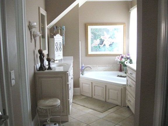 3rd image of 418 Tanglewood Dr
