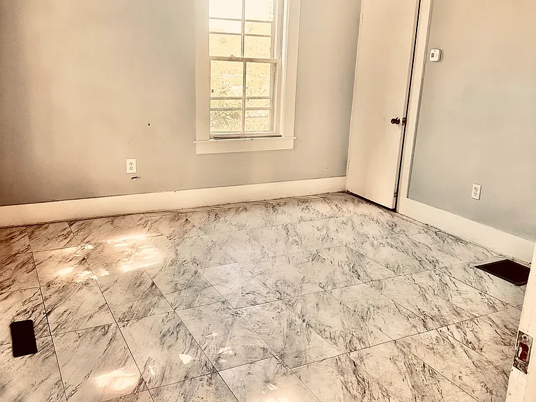 152 Lakeview Ave #11 — Photo 2