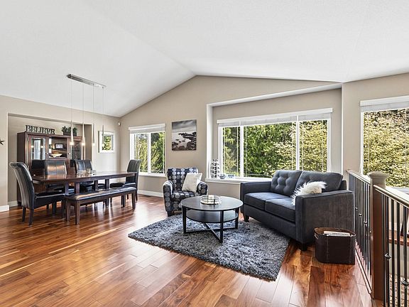 3rd image of 11377 Creekside St
