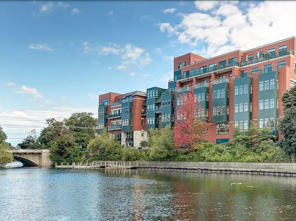 141 Rivers Edge Dr Suite 307, Traverse City, MI 49684