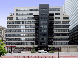 130 S Canal St APT 305, Chicago, IL 60606