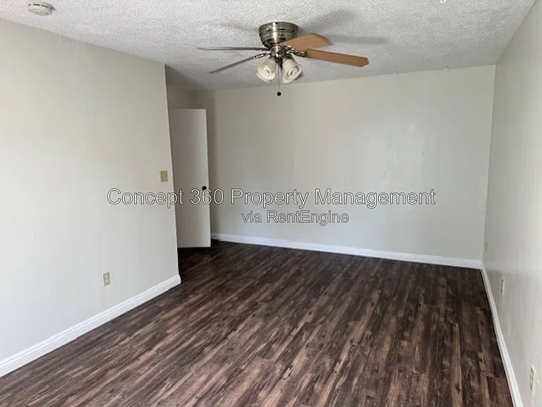 157 E Harcourt St — Photo 10