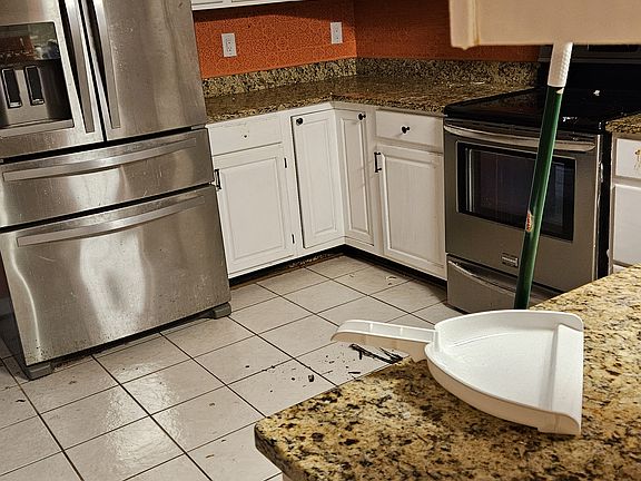 4th image of 414 Peachtree Ln