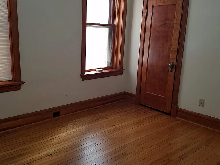 5861 Nina — Photo 14