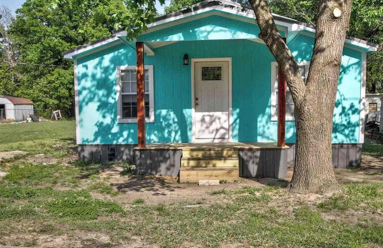 3 bed, 975 sqft, $975 — Photo 1