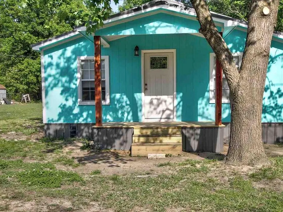 806 Fairview St