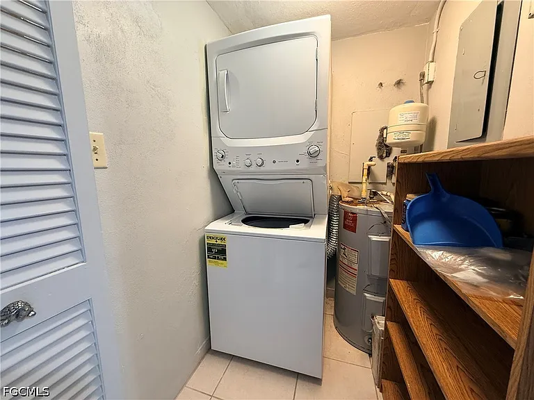 1608 SE 28th Ter #A28 — Photo 12