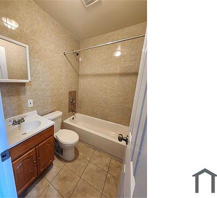 2nd image of 3402 Wickham Ave #4