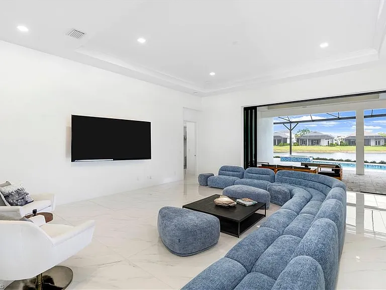 9675 Moonflower Ct — Photo 5
