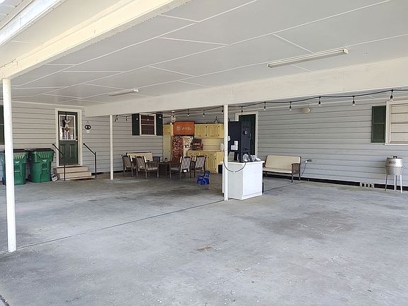 3rd image of 23020 Short St