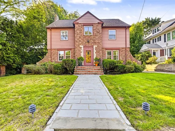 49 Laurel Ave, Providence, RI 02906