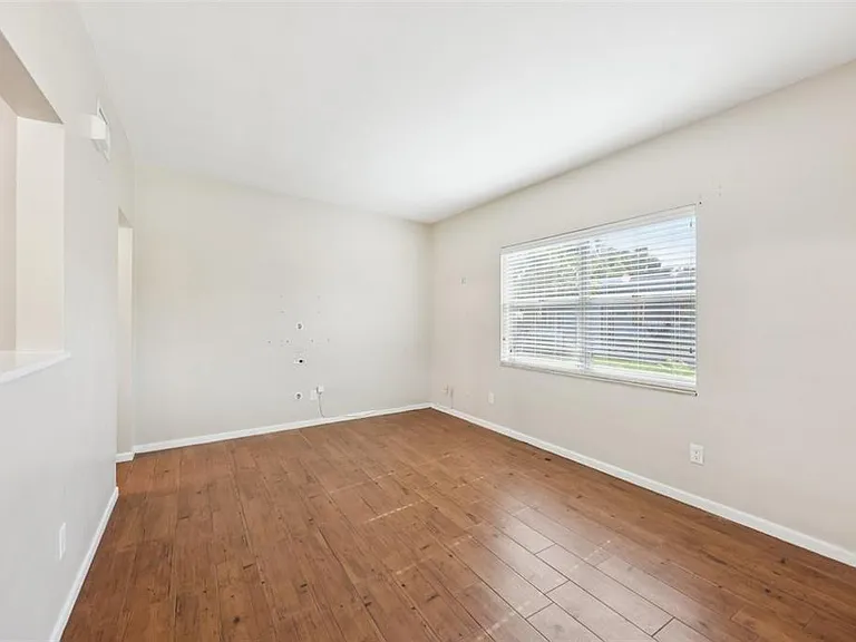 1417 E Harding St — Photo 6