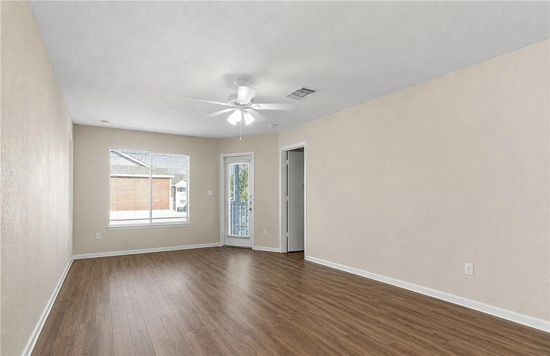 4 bed, 1236 sqft, $1,600 — Photo 3