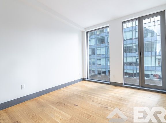 5th image of 42-22 27th St #520