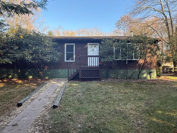 59 Laurel Woods Cir, Albrightsville, PA 18210