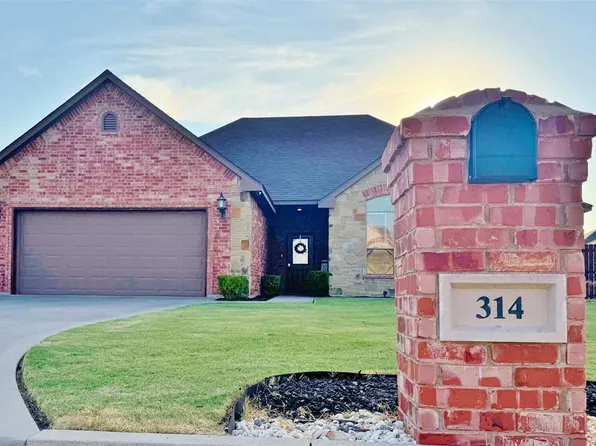 314 N Mountain Meadow Dr, Cache, OK 73527