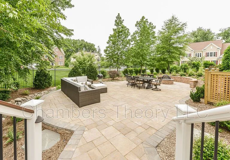 1840 Mamie Dyer Ln — Photo 38