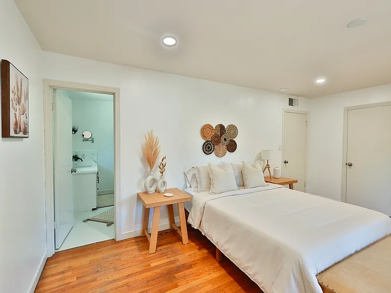 1020 Orange St — Photo 5