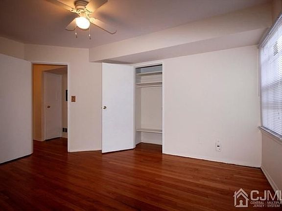 3rd image of 7 Columbia Dr APT 1B