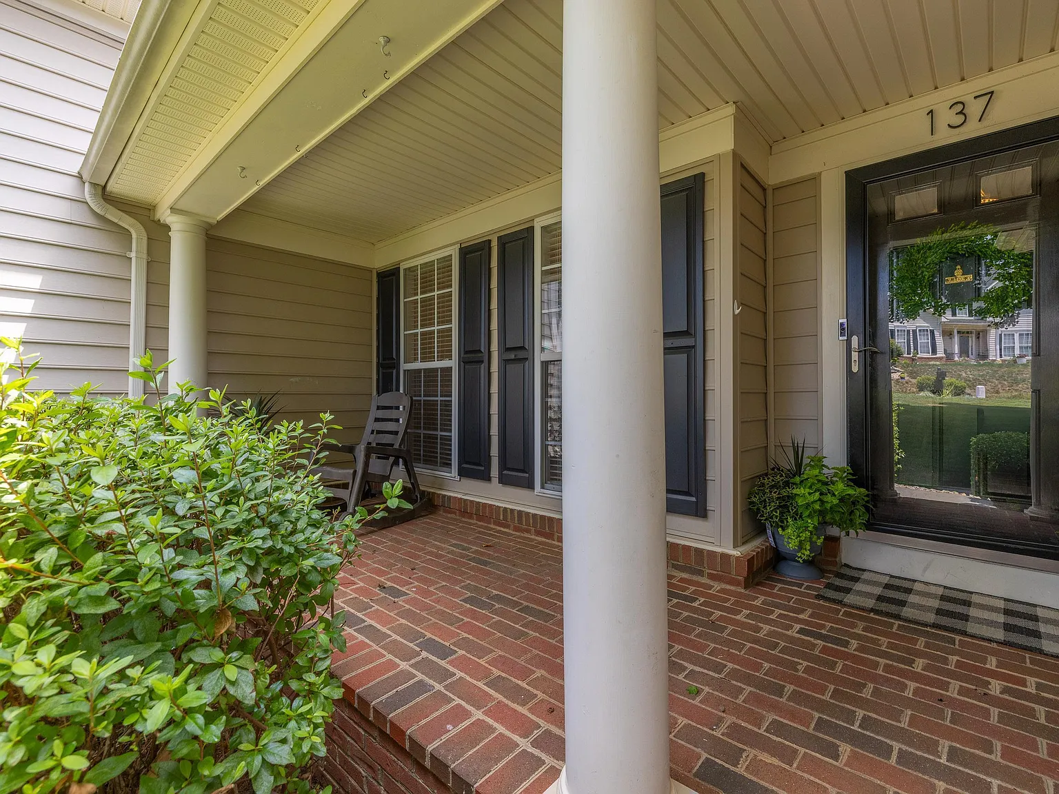 4 bed, 3.0 bath, 4321 sqft, $3,500 — Photo 4