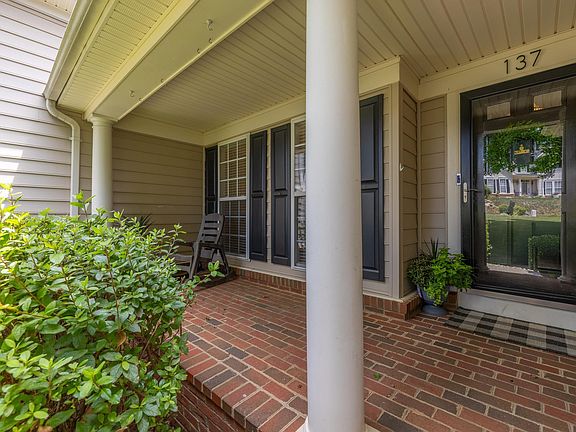 4th image of 137 Whispering Woods Pl