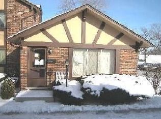 17W660 Kirkland Ln, Villa Park, IL 60181