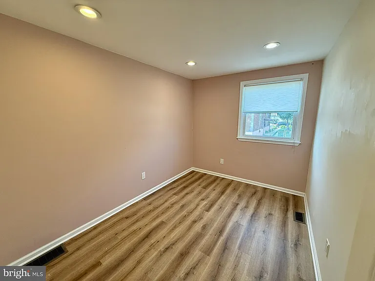 10838 Lockart Ct — Photo 12