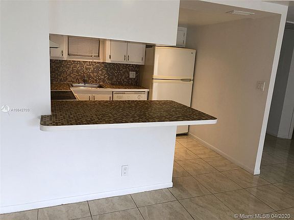 3rd image of 8290 Lake Dr APT 418