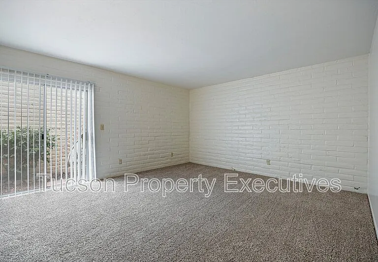 3534 N Palmer Dr — Photo 18
