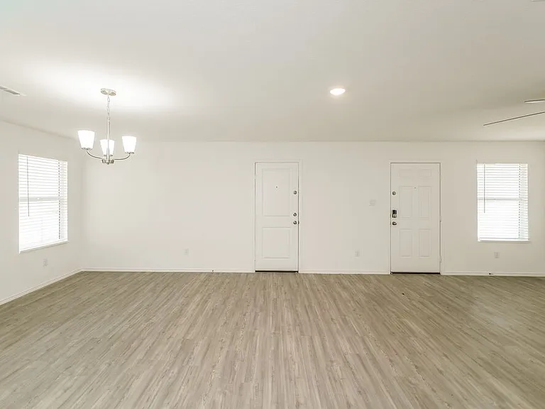 2441 Double Oak Dr — Photo 4