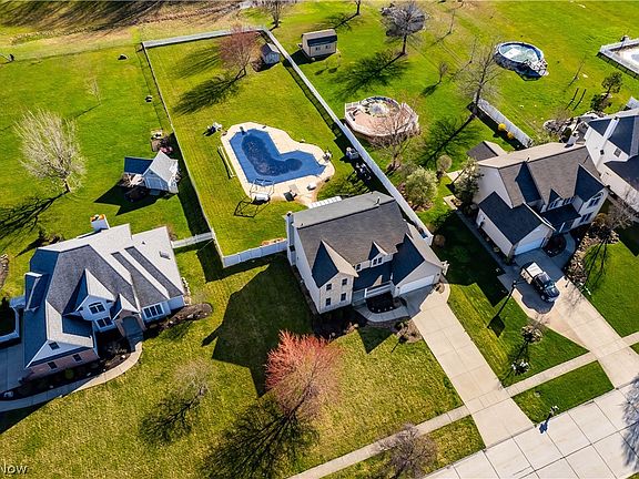 3rd image of 34885 Shawn Dr