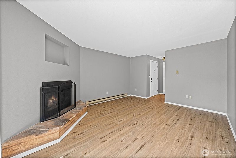 4th image of 1868 Central Place S #59