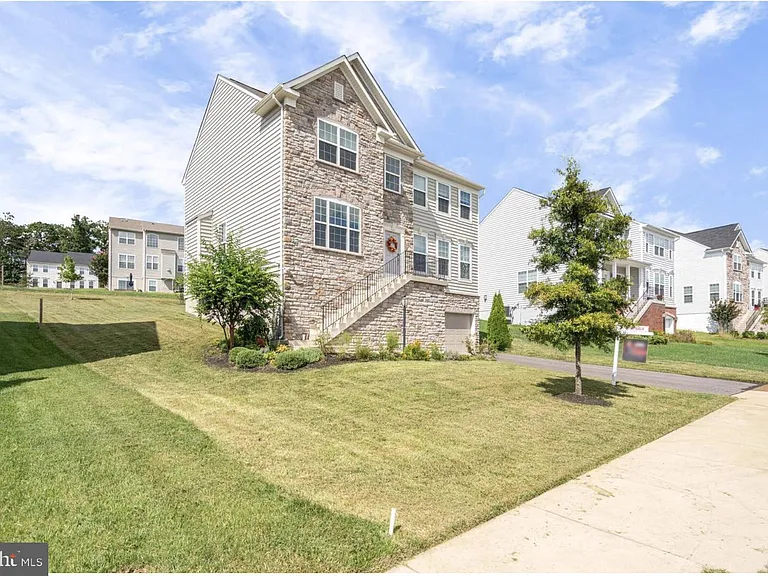 3028 Landing Eagle Ct — Photo 2
