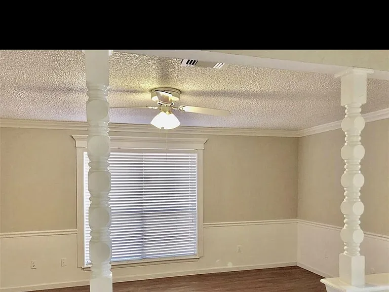 6327 Lynkat Ln — Photo 10