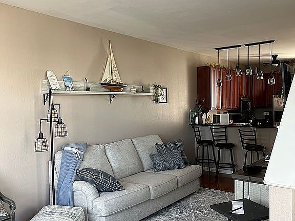 2nd image of 318 Beachwalk Trl