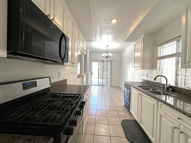 2176 El Dorado St — Photo 11