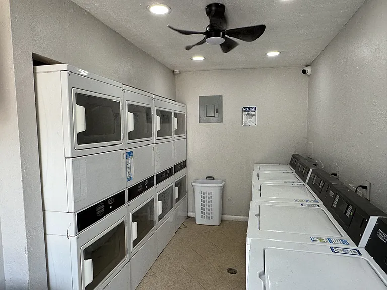 Villa La Paz Apartments — Photo 12