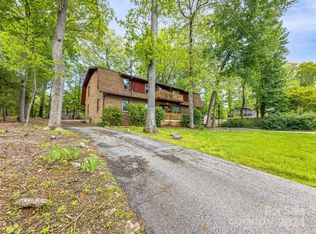 125 Atwood Dr, Hendersonville, NC 28792