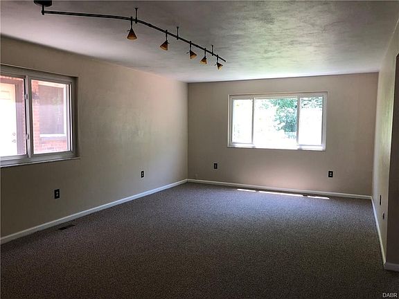 2nd image of 1665 Longbow Ln APT A