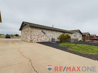 1810 NE Harding Ave, Garden City, KS 67846