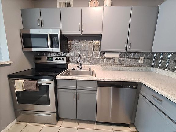 5th image of 5762 Westphalia Ln APT A