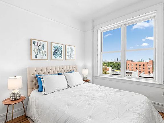 4th image of 637 41st St APT 4B