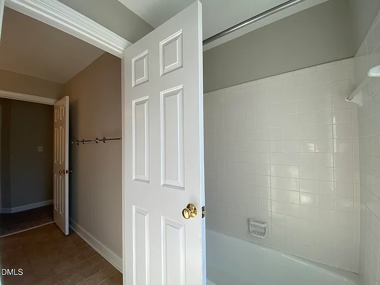 108 Flora Springs Dr — Photo 40