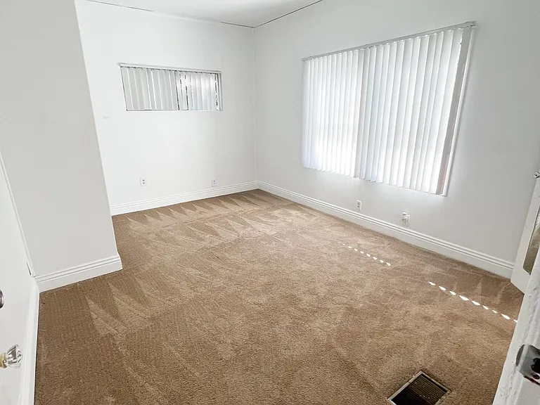 227 S Gale Dr #4 — Photo 14