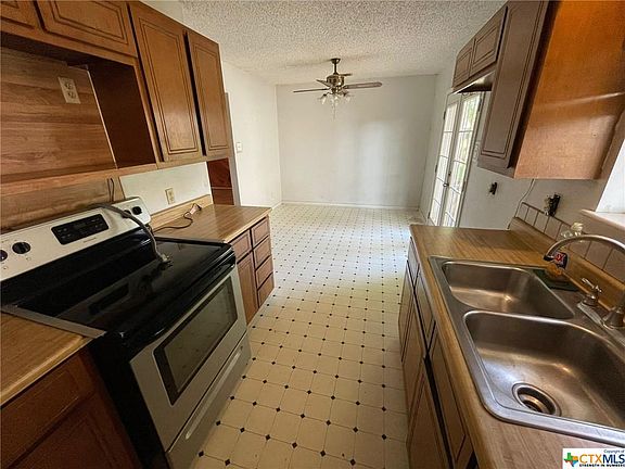 4th image of 1604 Meadowview Dr
