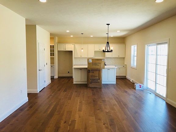 4th image of 7691 Redbud Trl #65
