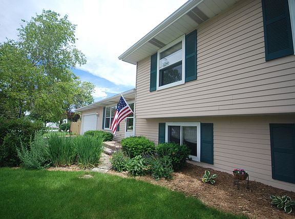3rd image of 308 Whispering Hills Dr
