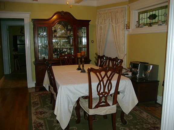 3rd image of 699 Clifton Ave